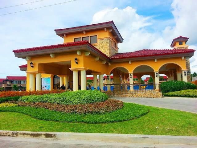 Relaxing Home At Camella Bacolod, Near Airport, Rockwell, Terminals, Famous Resto Eksteriør bilde